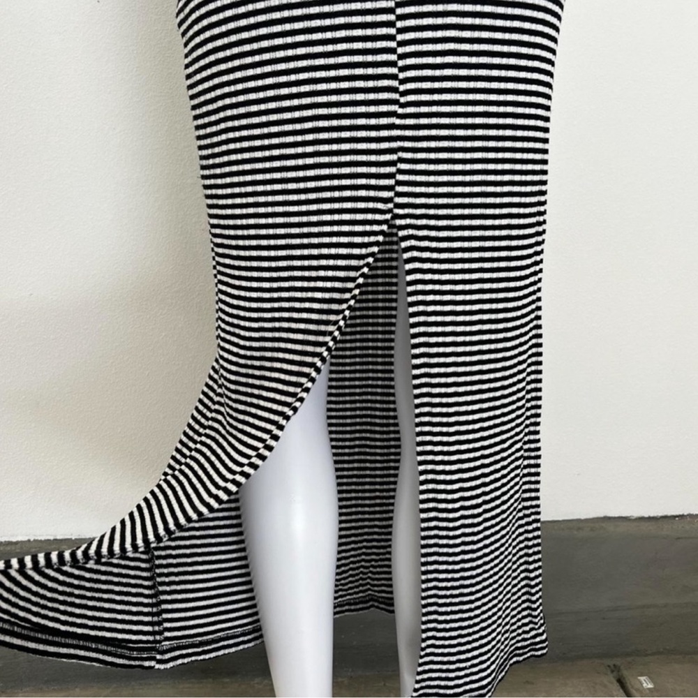 BYER TOO! Dress - Chic Black and White Striped Maxi Body Dress 90s - Picture 7 of 7